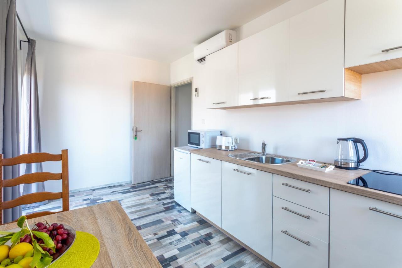 חוואר Apartments Luksa - Zf Hvar מראה חיצוני תמונה