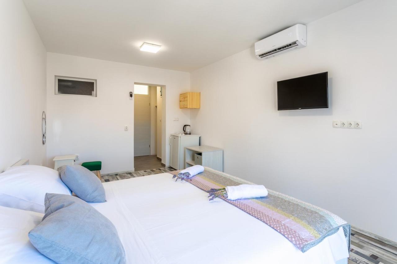 חוואר Apartments Luksa - Zf Hvar מראה חיצוני תמונה