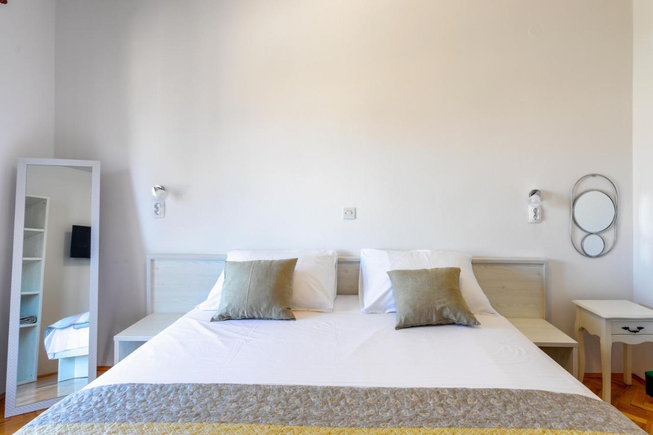 חוואר Apartments Luksa - Zf Hvar מראה חיצוני תמונה