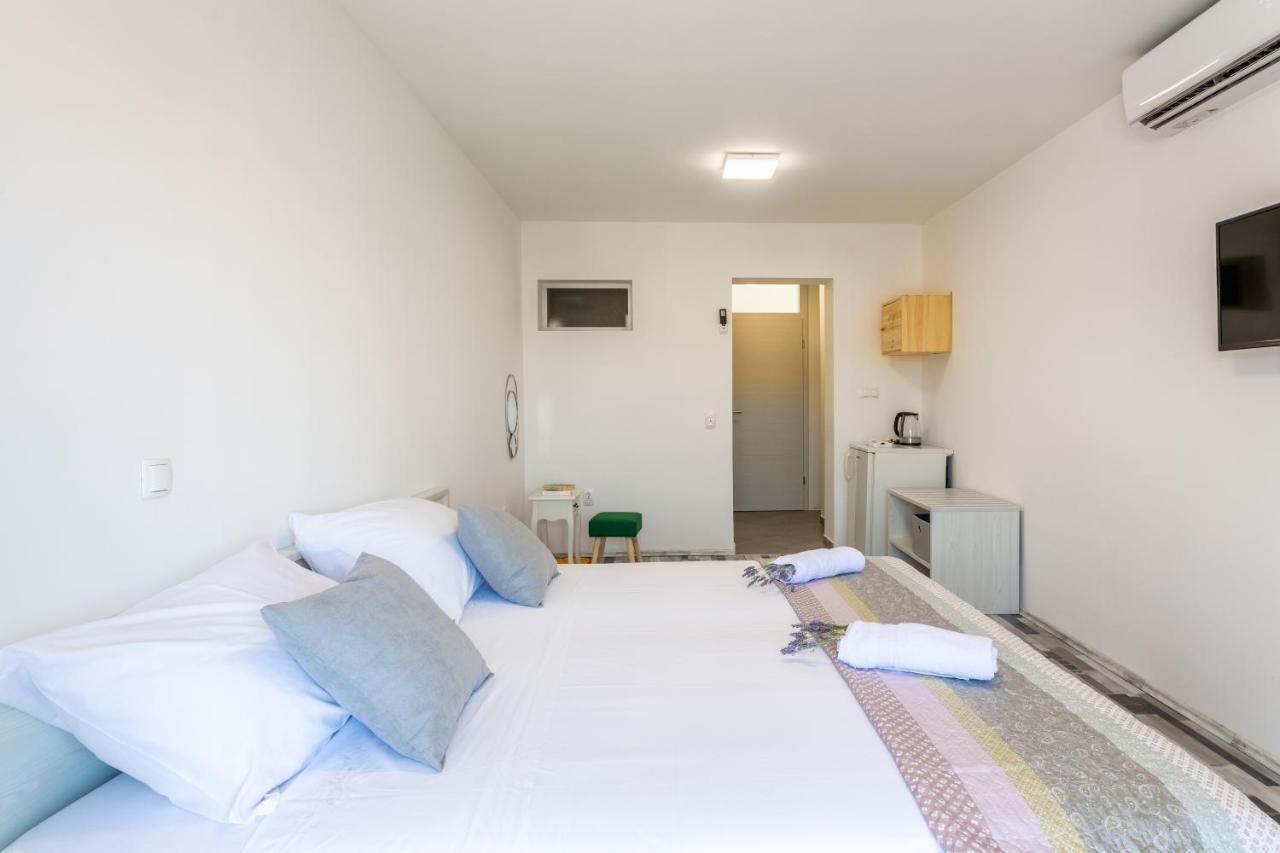 חוואר Apartments Luksa - Zf Hvar מראה חיצוני תמונה