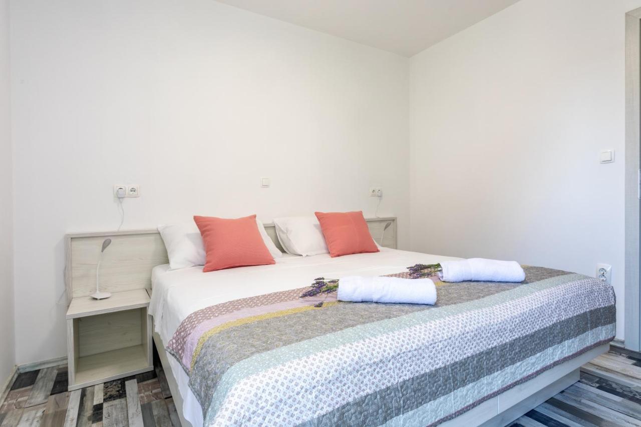 חוואר Apartments Luksa - Zf Hvar מראה חיצוני תמונה
